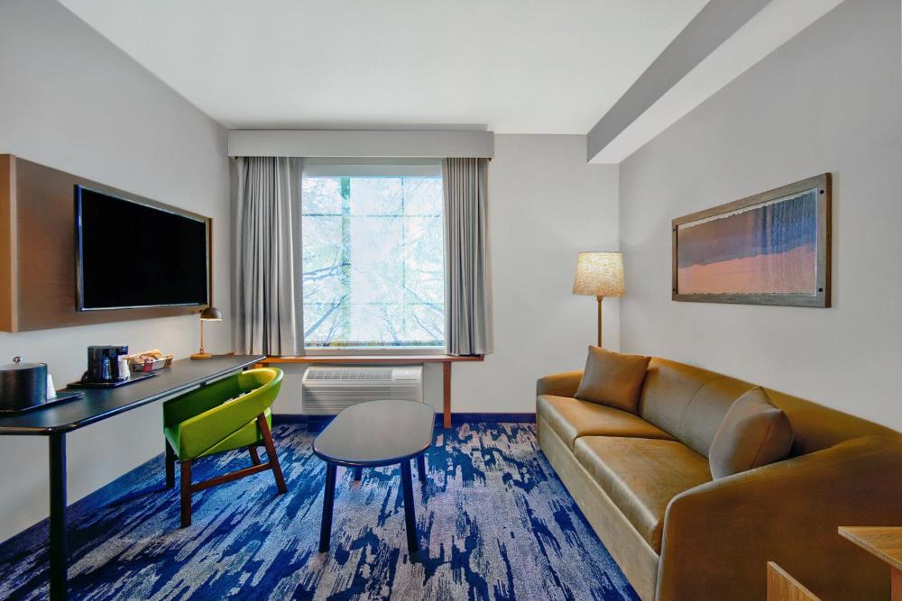 Queen Suite with 2 Queen, Sofa bed interior
